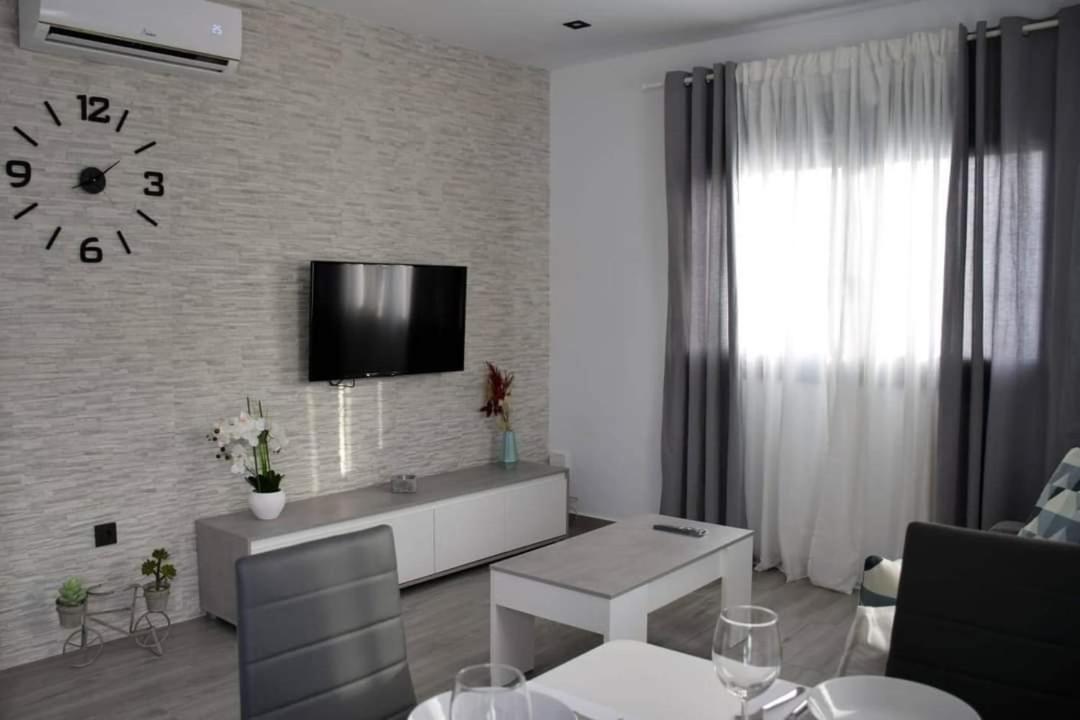 Alojamientos Lola, Suite Con Jacuzzi Benalup-Casas Viejas Luaran gambar
