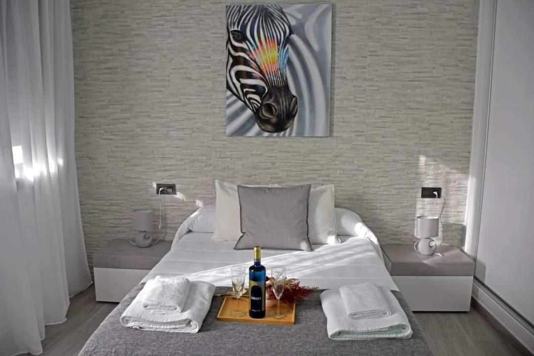 Alojamientos Lola, Suite Con Jacuzzi Benalup-Casas Viejas Luaran gambar