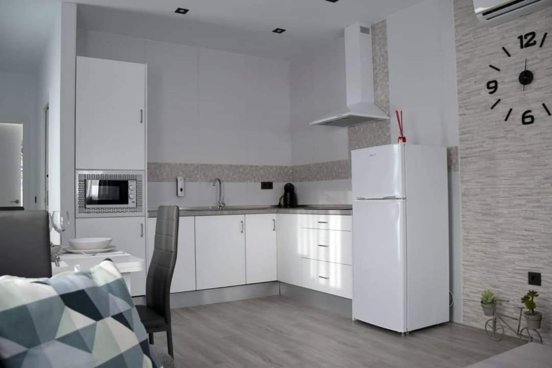 Alojamientos Lola, Suite Con Jacuzzi Benalup-Casas Viejas Luaran gambar