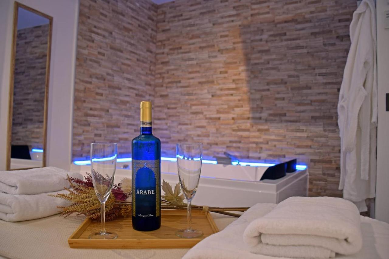 Alojamientos Lola, Suite Con Jacuzzi Benalup-Casas Viejas Luaran gambar