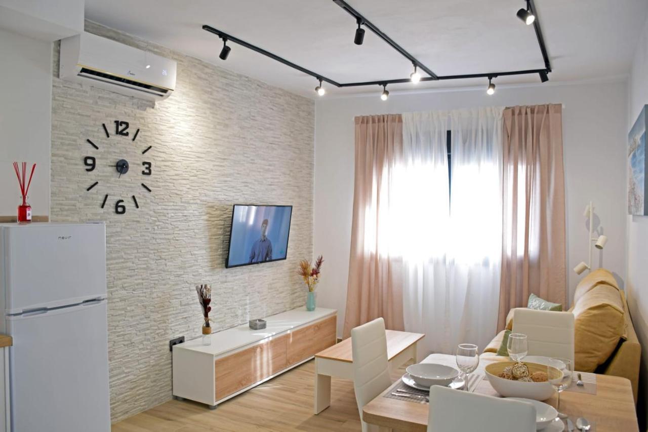 Alojamientos Lola, Suite Con Jacuzzi Benalup-Casas Viejas Luaran gambar